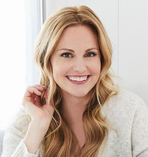 The Grain-Free Road to Recovery from Autoimmune Symptoms + Supporting Women of Loss with Danielle Walker #FabulousFriends