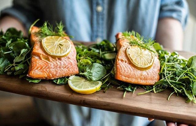 Lemon-Dill Roasted Salmon over Arugula and Mâche