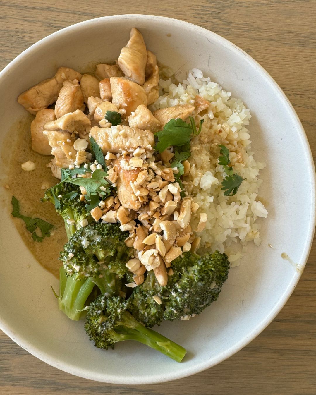 Easy Weeknight Dinner: Green Curry Cashew Chicken and Broccoli Bowl