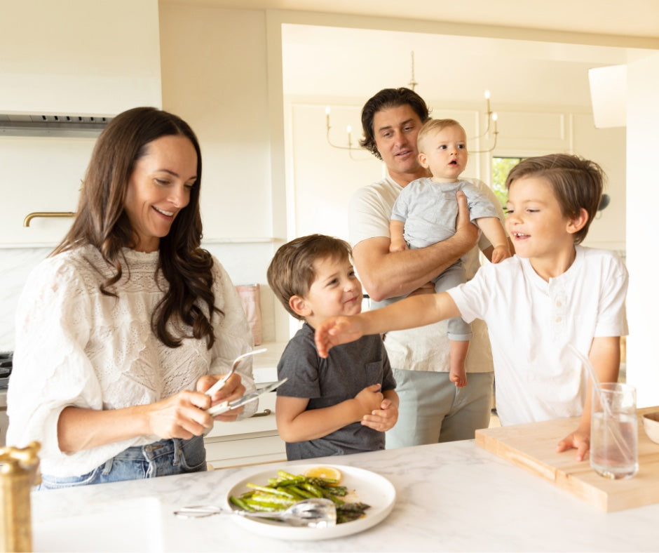 Family Meals for Busy Weeknights: Make Ahead & Heat After Practice, Slow Cooker, Sheet Pan Recipes, and Quick Dinner Hacks