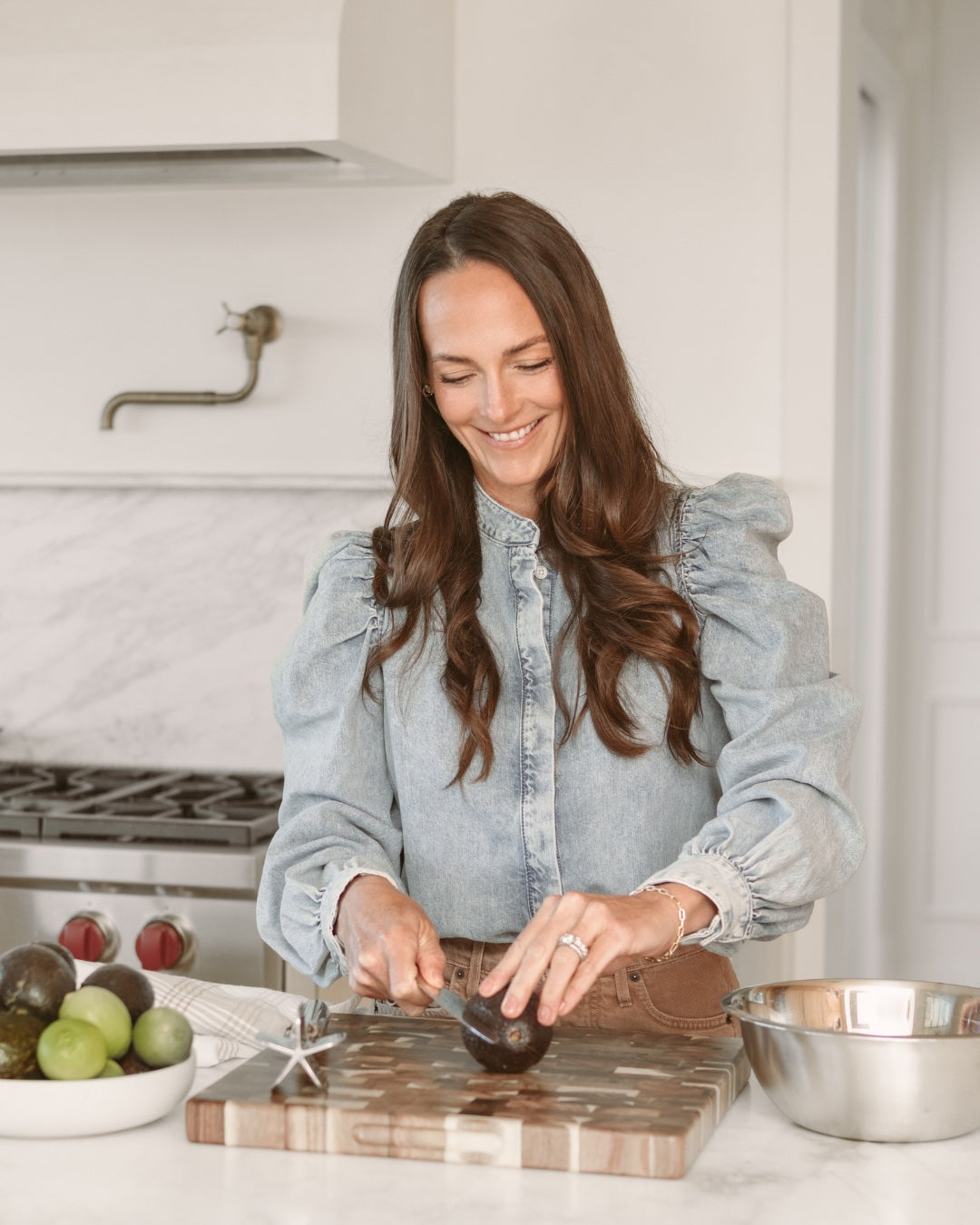 Mom Hacks: Kelly's Favorite Conversations on Family Nutrition, Toxins, Sleep, and Raising Emotionally Resilient Kids